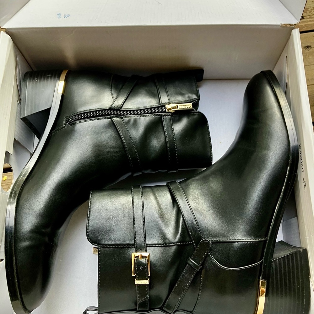 Elegant Black Leather Ankle Boots Calvin Klein